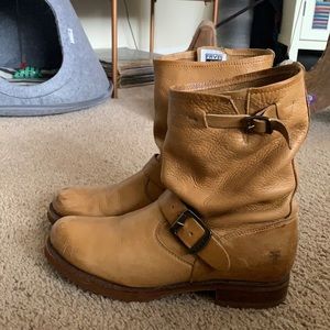 Frye company Veronica short